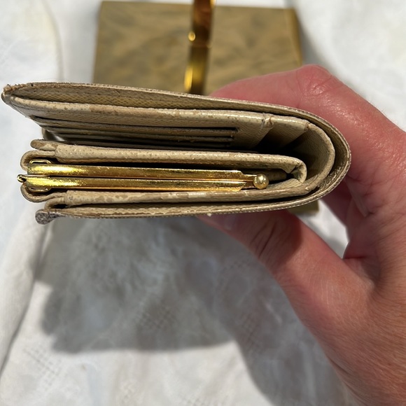 Louis Vuitton Damier Azur Porte Monnaie Kisslock Wallet - Picture 4 of 10